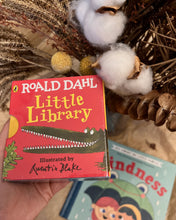 Load image into Gallery viewer, Roald Dahl Little Library