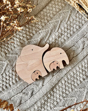 Load image into Gallery viewer, Parent-Child Wooden Figurine