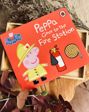 Load image into Gallery viewer, Peppa Pig Goes To series