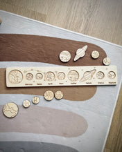 Load image into Gallery viewer, Solar System Puzzle (2 Designs)