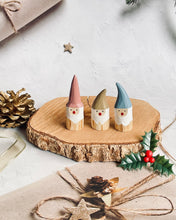 Load image into Gallery viewer, Handcrafted Christmas Gnomes Set