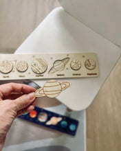 Load image into Gallery viewer, Solar System Puzzle (2 Designs)